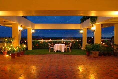 roof garden restaurant at Hotel Horizon